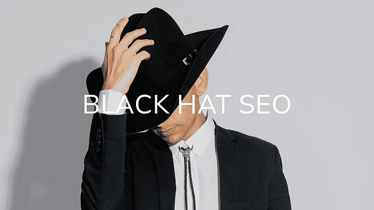 Mann mit einen schwarzen Hut